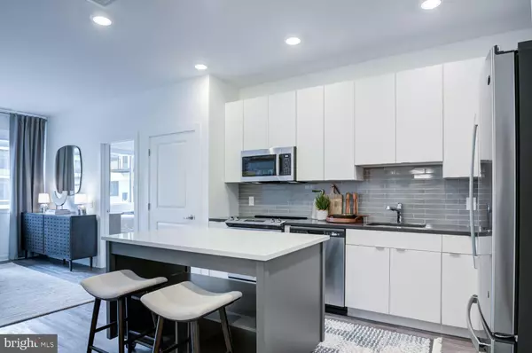 Philadelphia, PA 19123,501-31 N COLUMBUS BLVD #1212