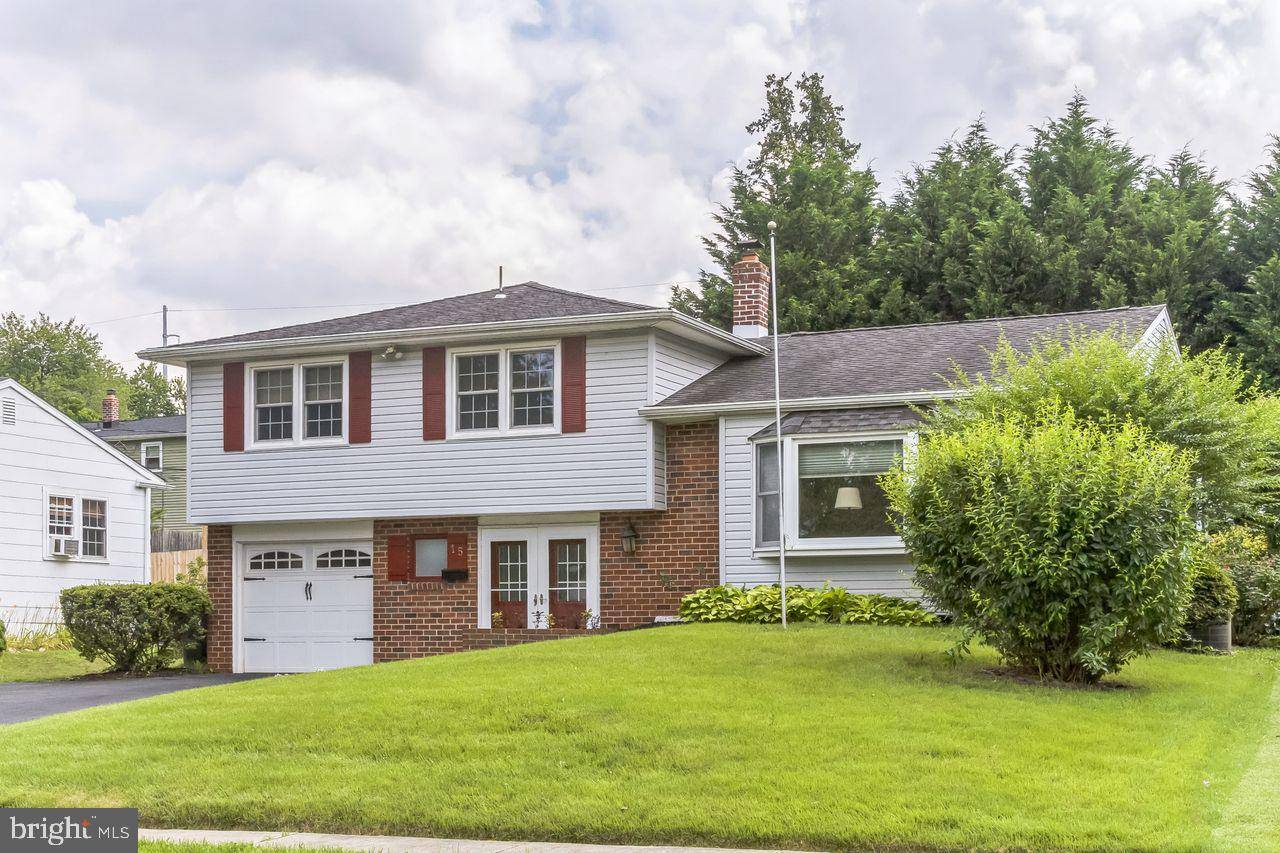 15 PINEDALE RD, Newark, DE 19711