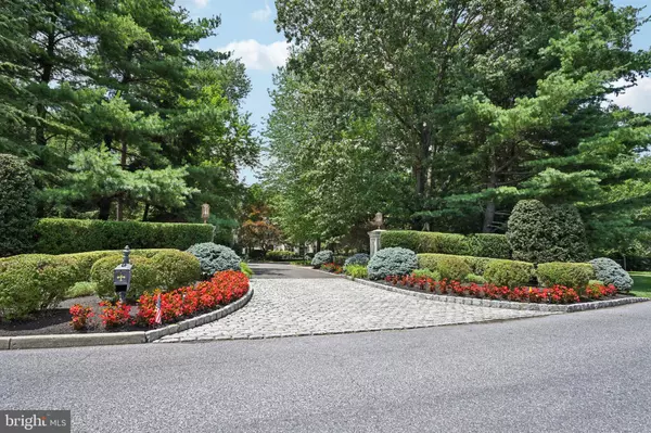 Moorestown, NJ 08057,12 COVE RD