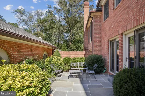 Arlington, VA 22207,2697 MARCEY RD