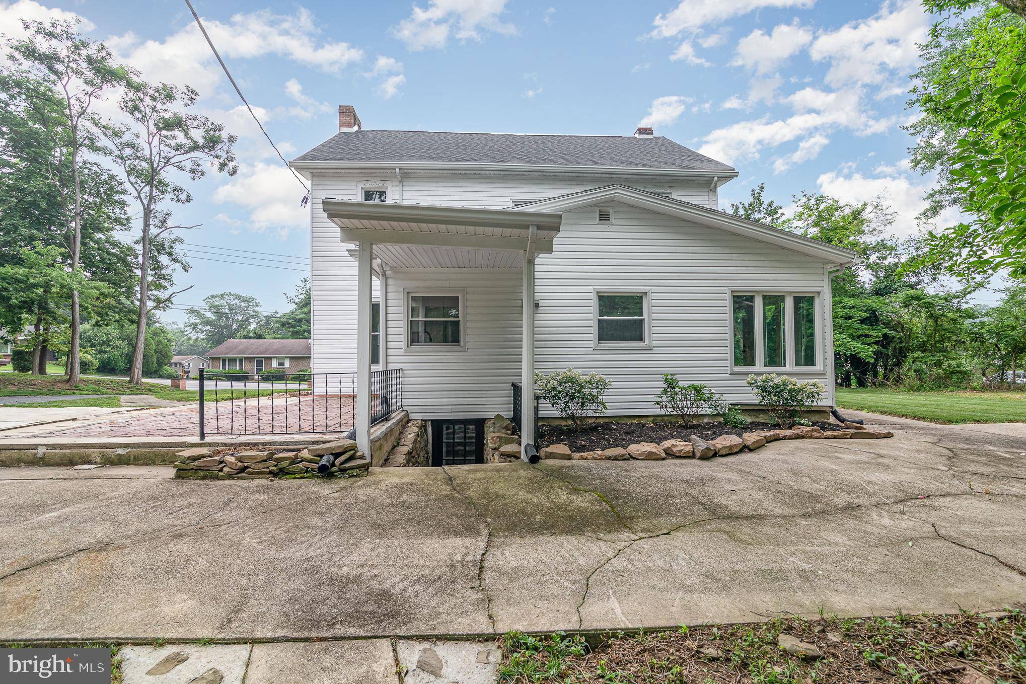 Harrisburg, PA 17112,4910 EARL DR