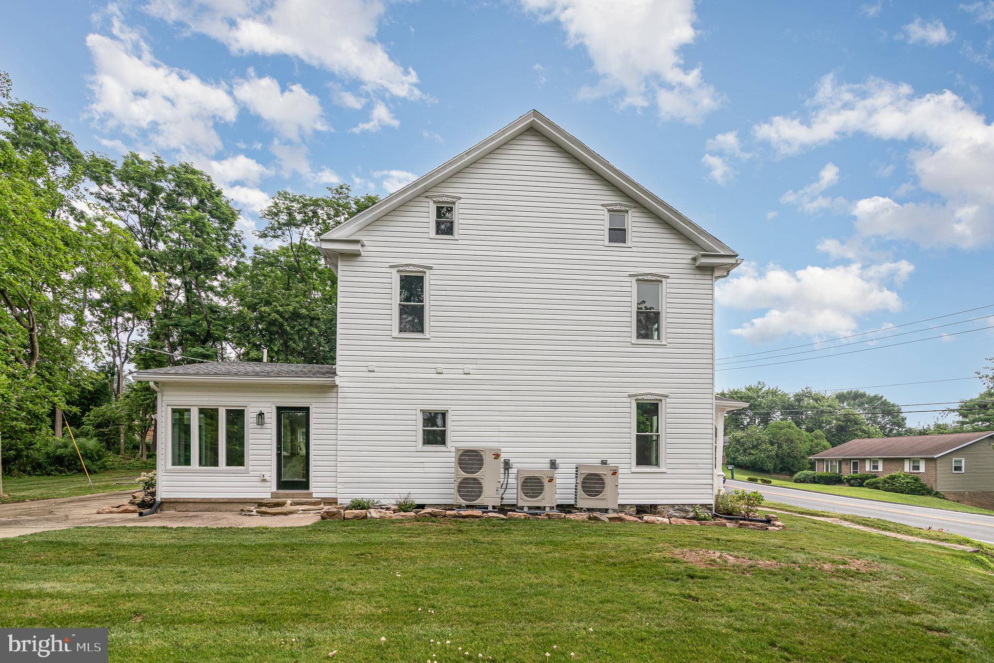 Harrisburg, PA 17112,4910 EARL DR