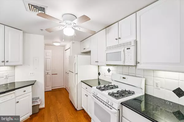 Severna Park, MD 21146,604 MCKINSEY PARK DR #204
