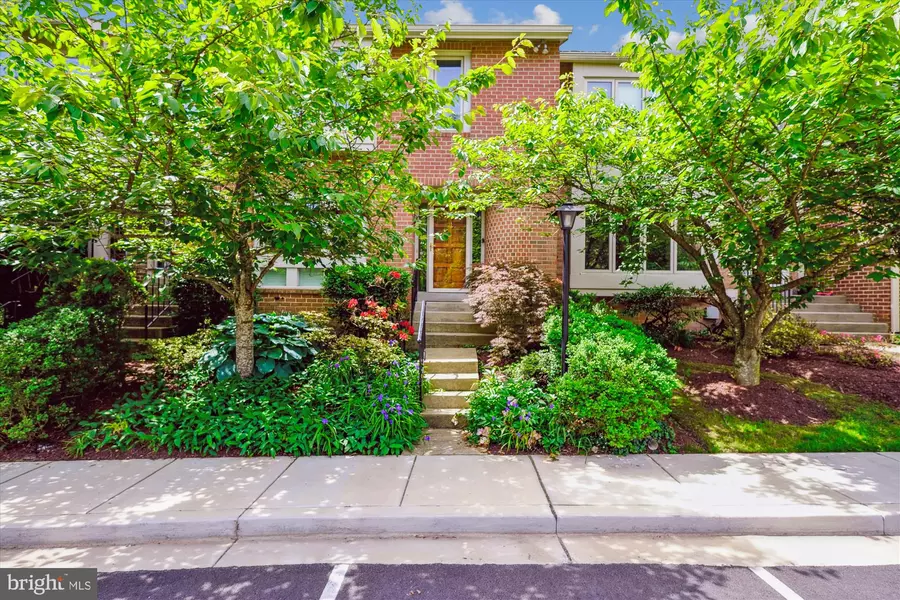 21 VALERIAN CT, Rockville, MD 20852