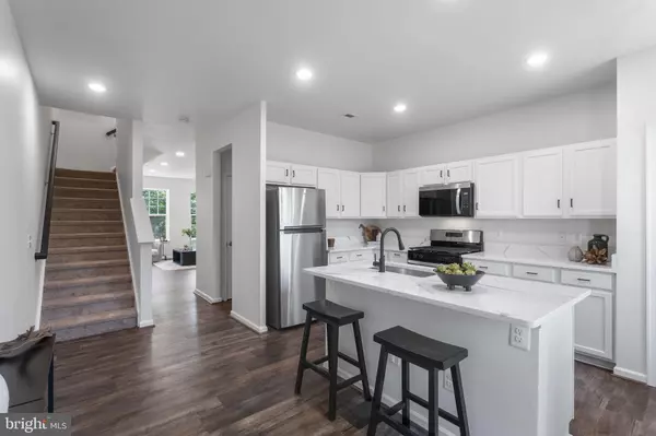 Chantilly, VA 20152,43915 EASTGATE VIEW DR