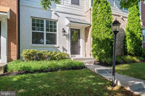 43915 EASTGATE VIEW DR, Chantilly, VA 20152