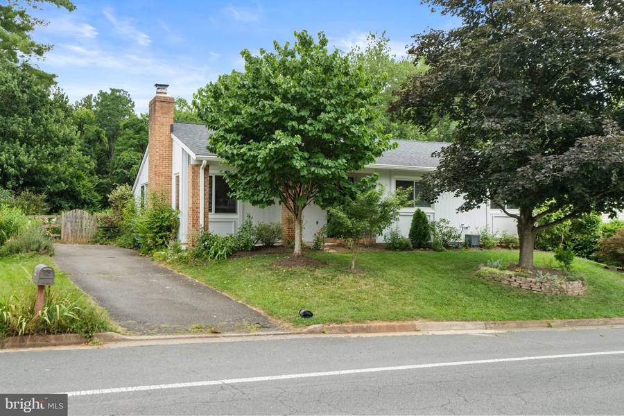 444 SUGARLAND RUN DR, Sterling, VA 20164