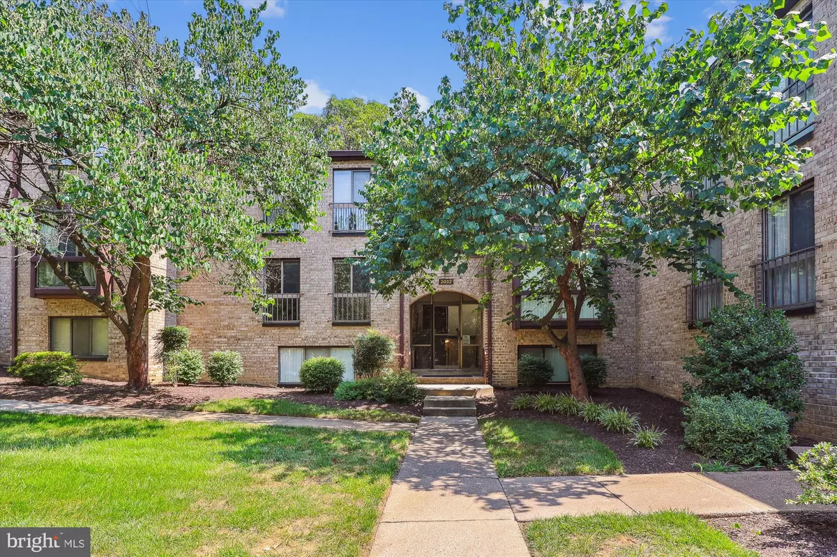 Reston, VA 20191,2032 ROYAL FERN CT #11A