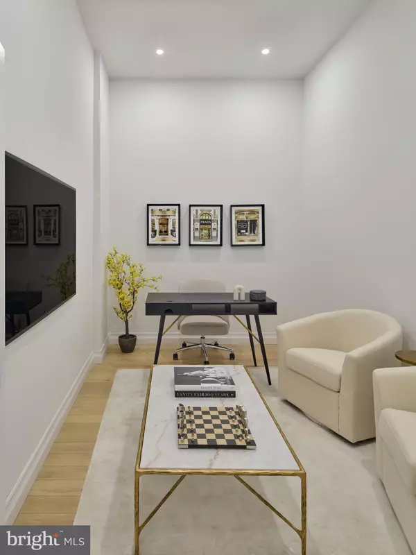 Philadelphia, PA 19147,1001 S BROAD ST #1 BR AK