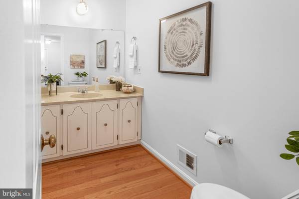 Falls Church, VA 22042,3017 SEVEN OAKS PL