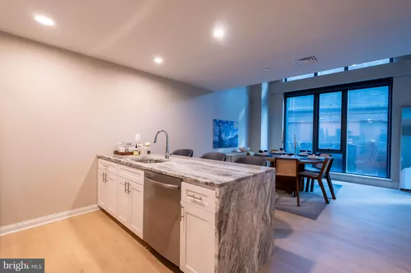 Philadelphia, PA 19103,2301-61 JOHN F KENNEDY BLVD #105