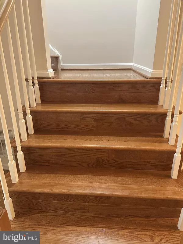 Vienna, VA 22180,8077 SEBON DR