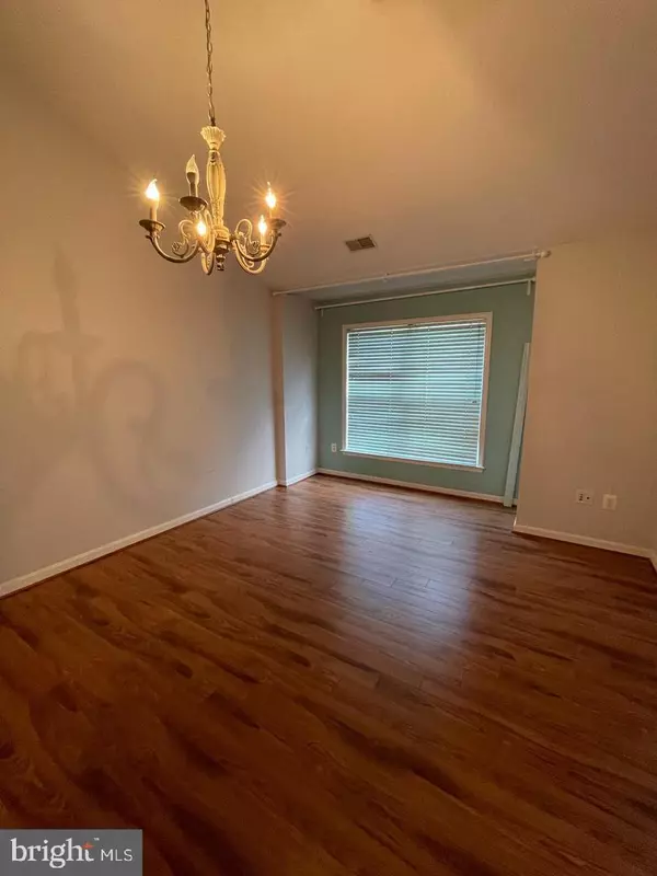 Vienna, VA 22180,8077 SEBON DR