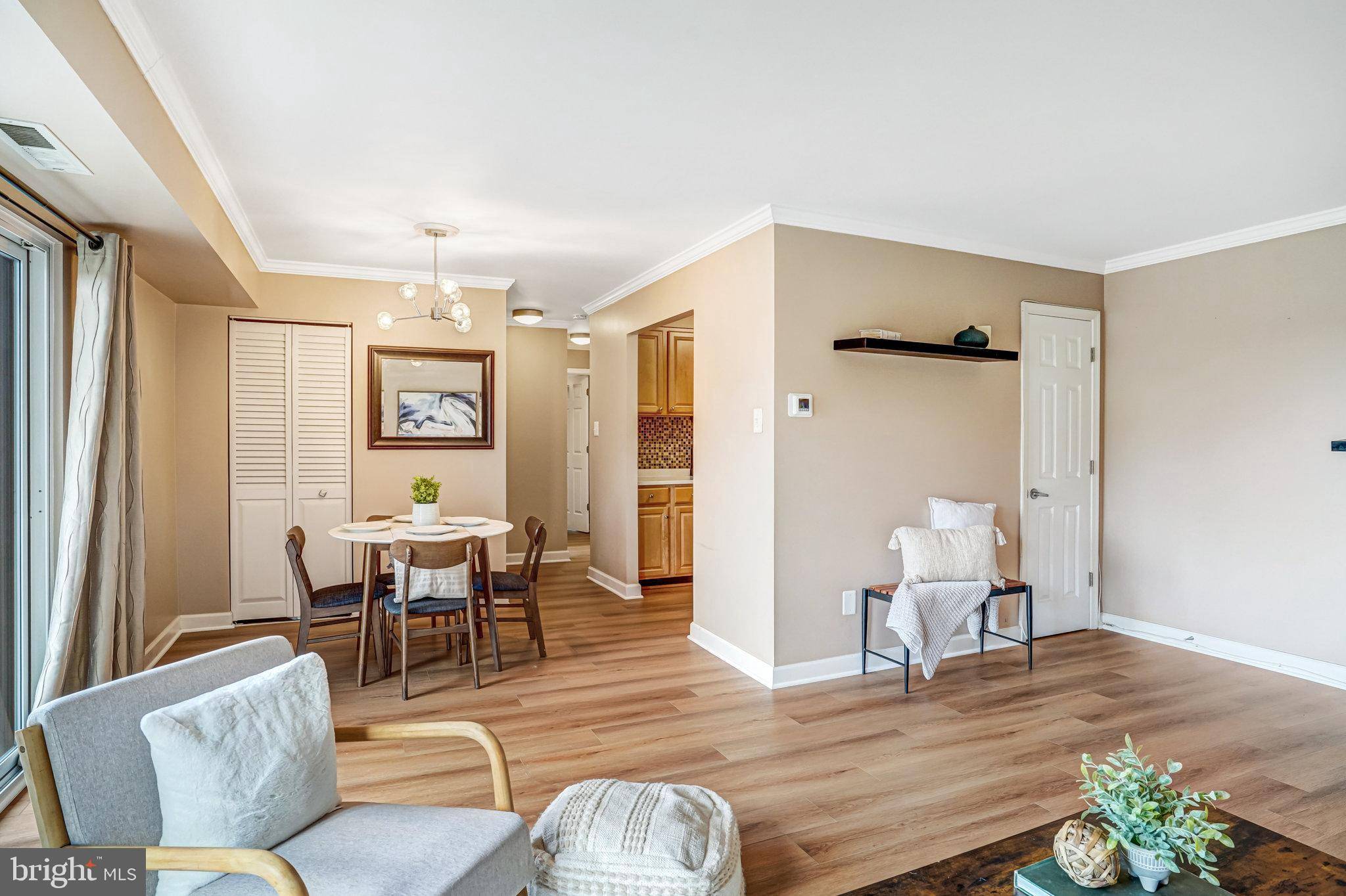 Alexandria, VA 22304,6143 EDSALL RD #J