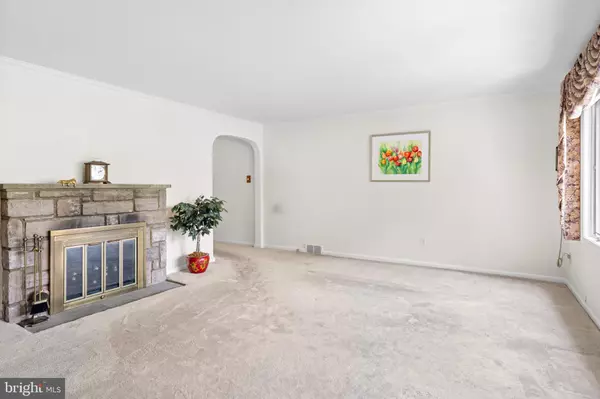 Glenside, PA 19038,738 HILLCREST AVE