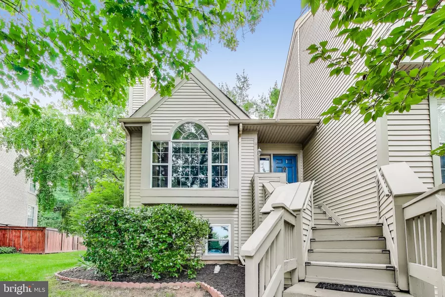 6147 STONEPATH CIR, Centreville, VA 20120