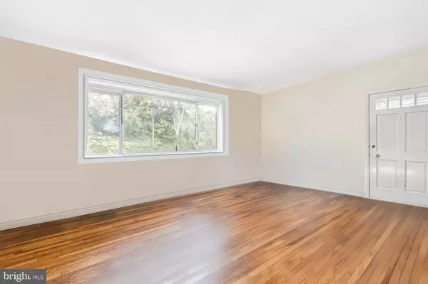 Philadelphia, PA 19128,7018 HENRY AVE