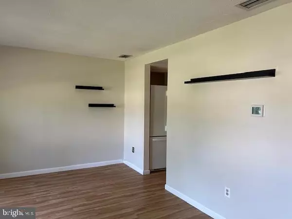 Monmouth Junction, NJ 08852,34 BEECHWOOD CT