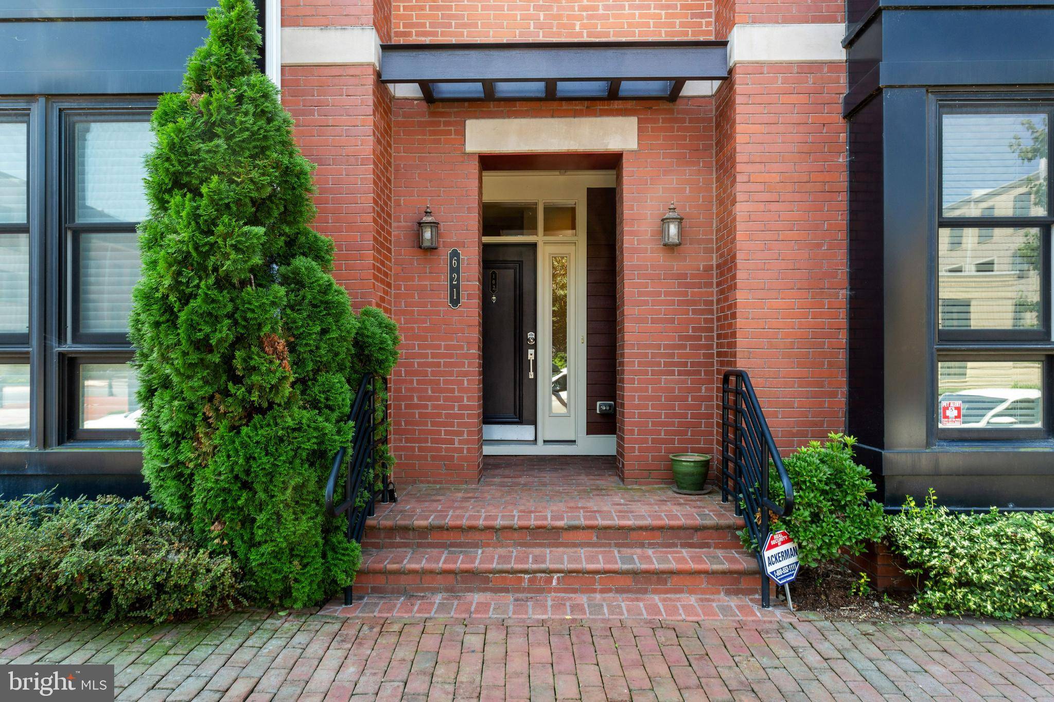 Alexandria, VA 22301,621 E HOWELL AVE #102