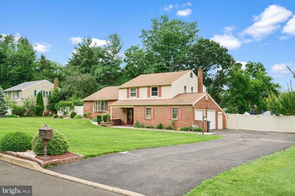Southampton, PA 18966,18 DAFFODIL DR