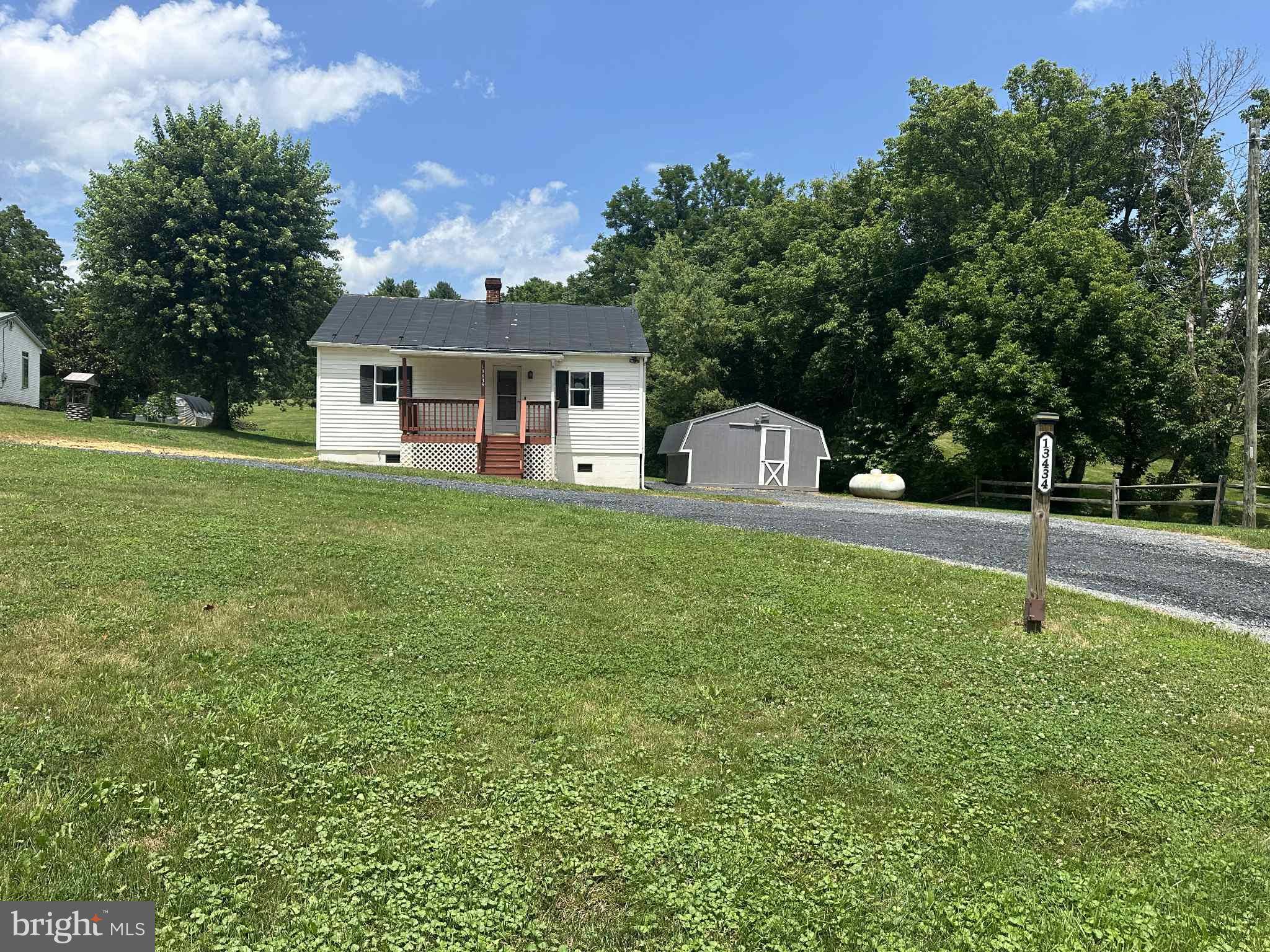 13434 JOHN MARSHALL HWY, Linden, VA 22642