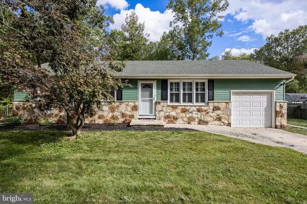 930 BIRCH LN, Williamstown, NJ 08094