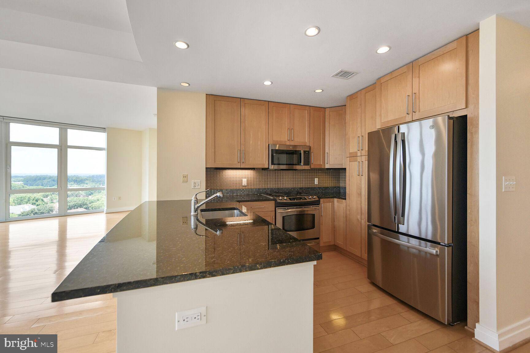 Mclean, VA 22102,8220 CRESTWOOD HEIGHTS DR #1205