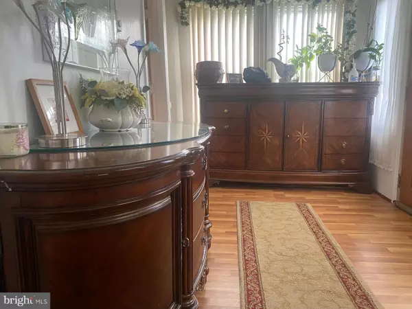 Elkins Park, PA 19027,7412 CEDAR LN