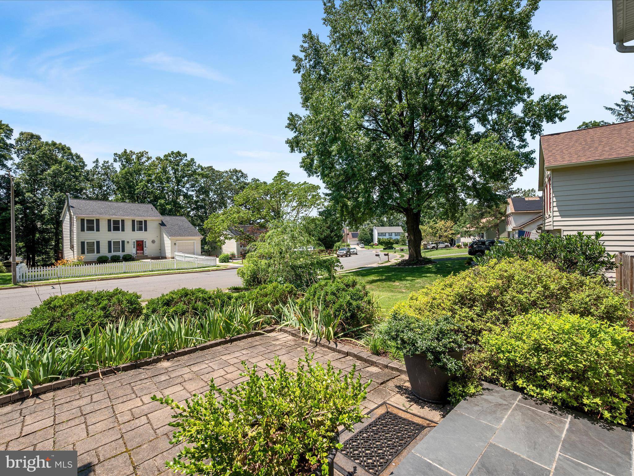 Herndon, VA 20170,1420 BAYSHIRE LN