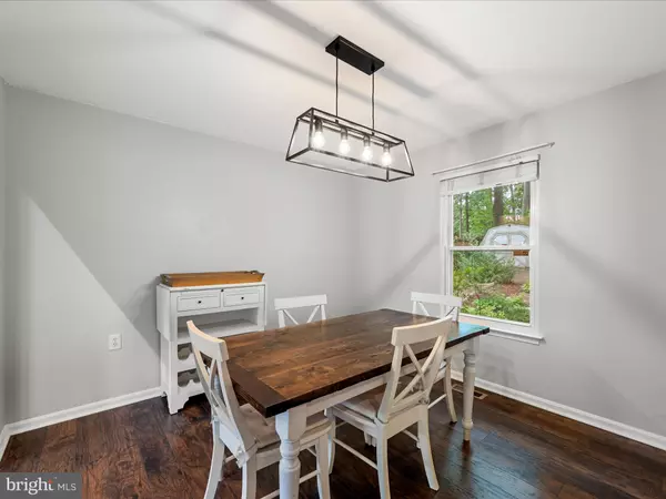 Herndon, VA 20170,1420 BAYSHIRE LN