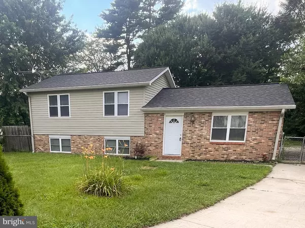 2 HAWKESBURY CT, Newark, DE 19702