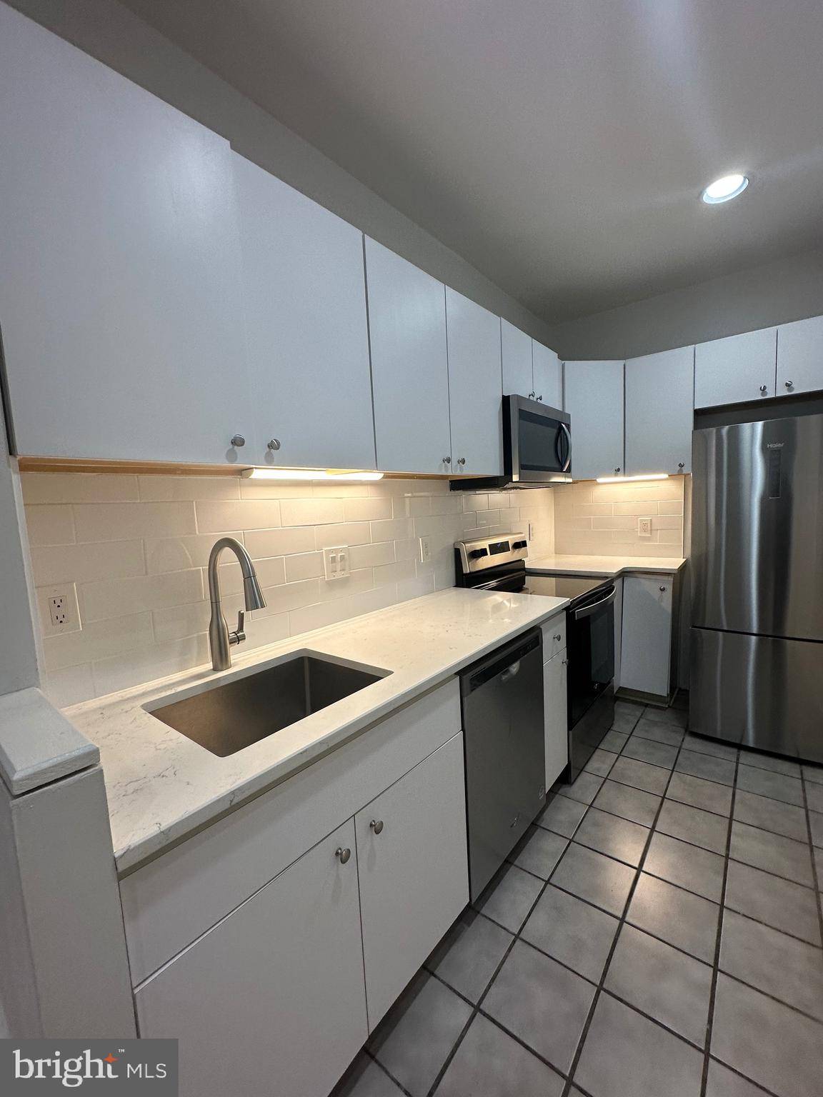 Philadelphia, PA 19103,343 S 18TH ST #2
