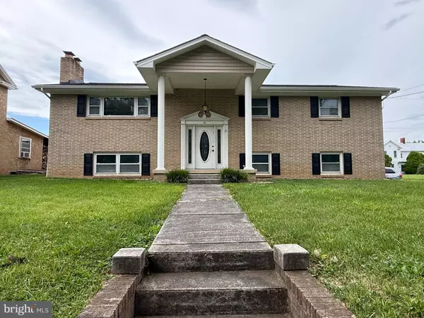 36 WATER ST, Petersburg, WV 26847