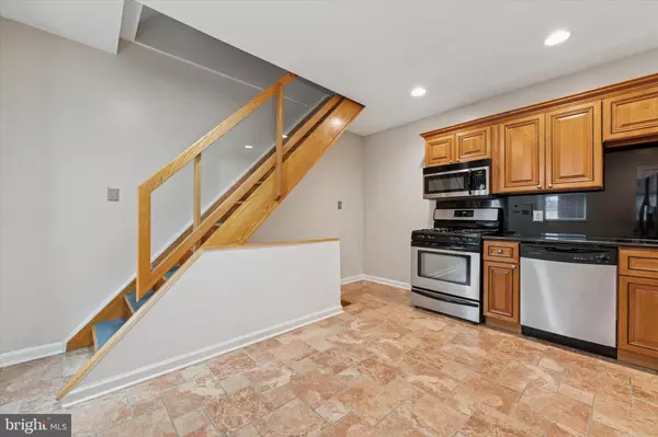 Philadelphia, PA 19147,733 CARPENTER ST #C