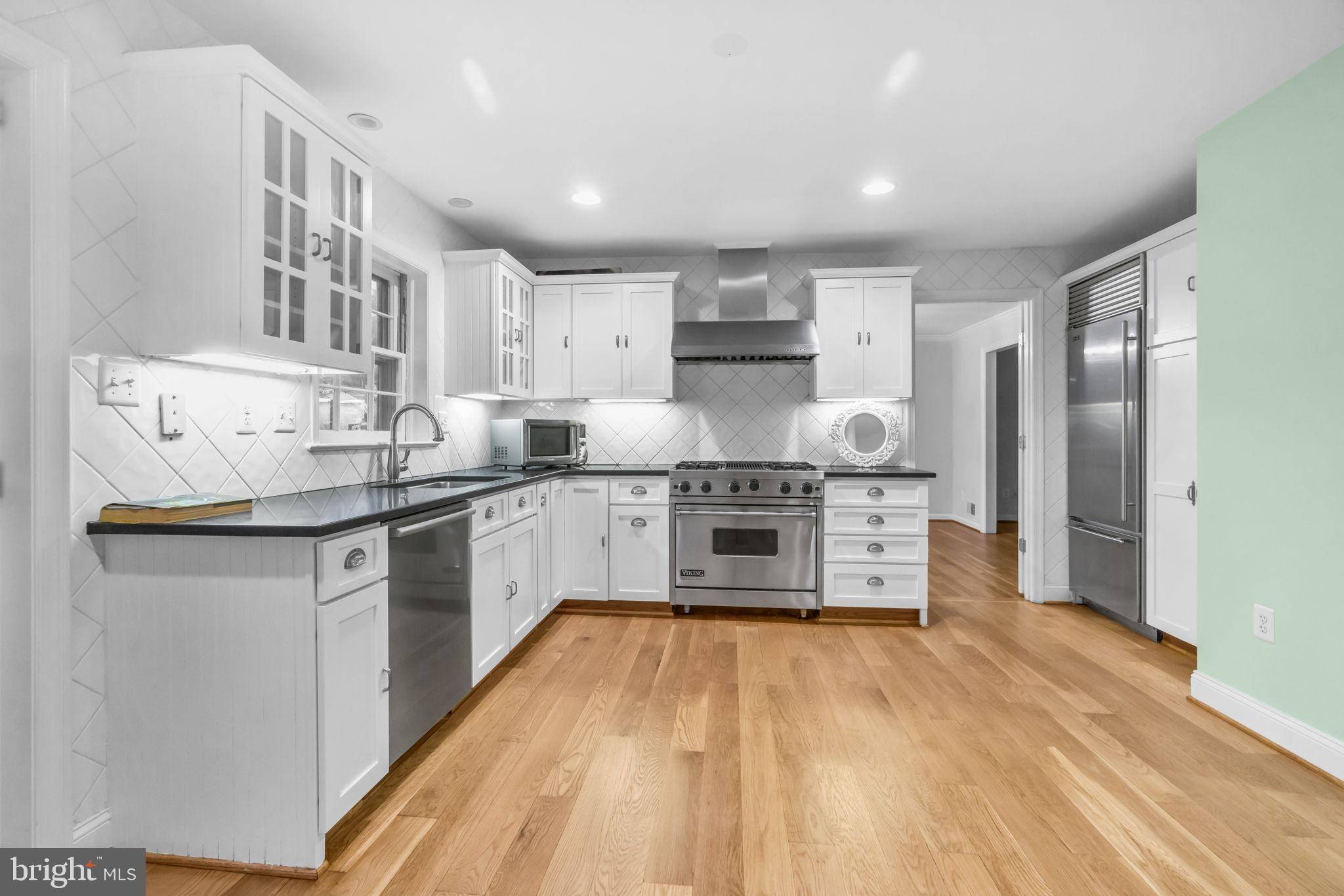 Mclean, VA 22101,1218 KENSINGTON RD