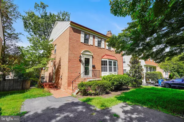 Mclean, VA 22101,1218 KENSINGTON RD