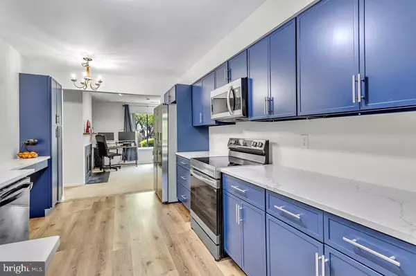 Plainsboro, NJ 08536,7 TENNYSON DR