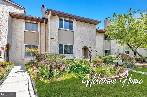 7 TENNYSON DR, Plainsboro, NJ 08536