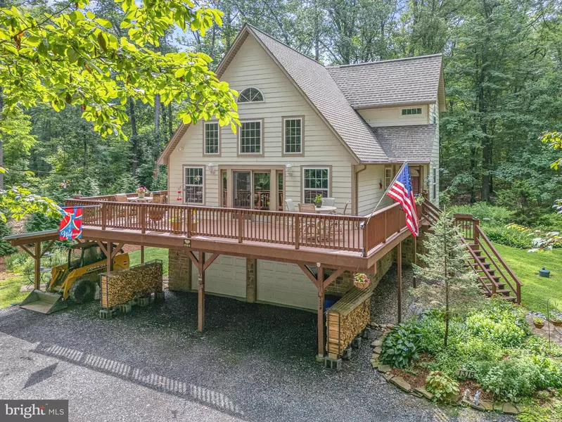 1316 INDIAN PEG RD, Boiling Springs, PA 17007