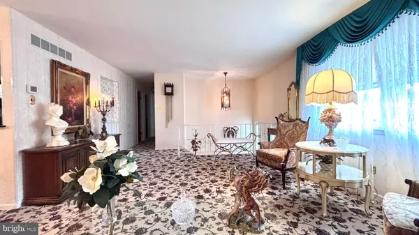 Philadelphia, PA 19114,9401 TULIP ST