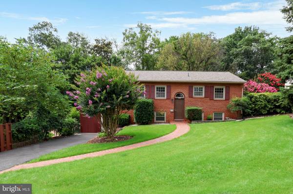 2615 FAIRVIEW DR, Alexandria, VA 22306