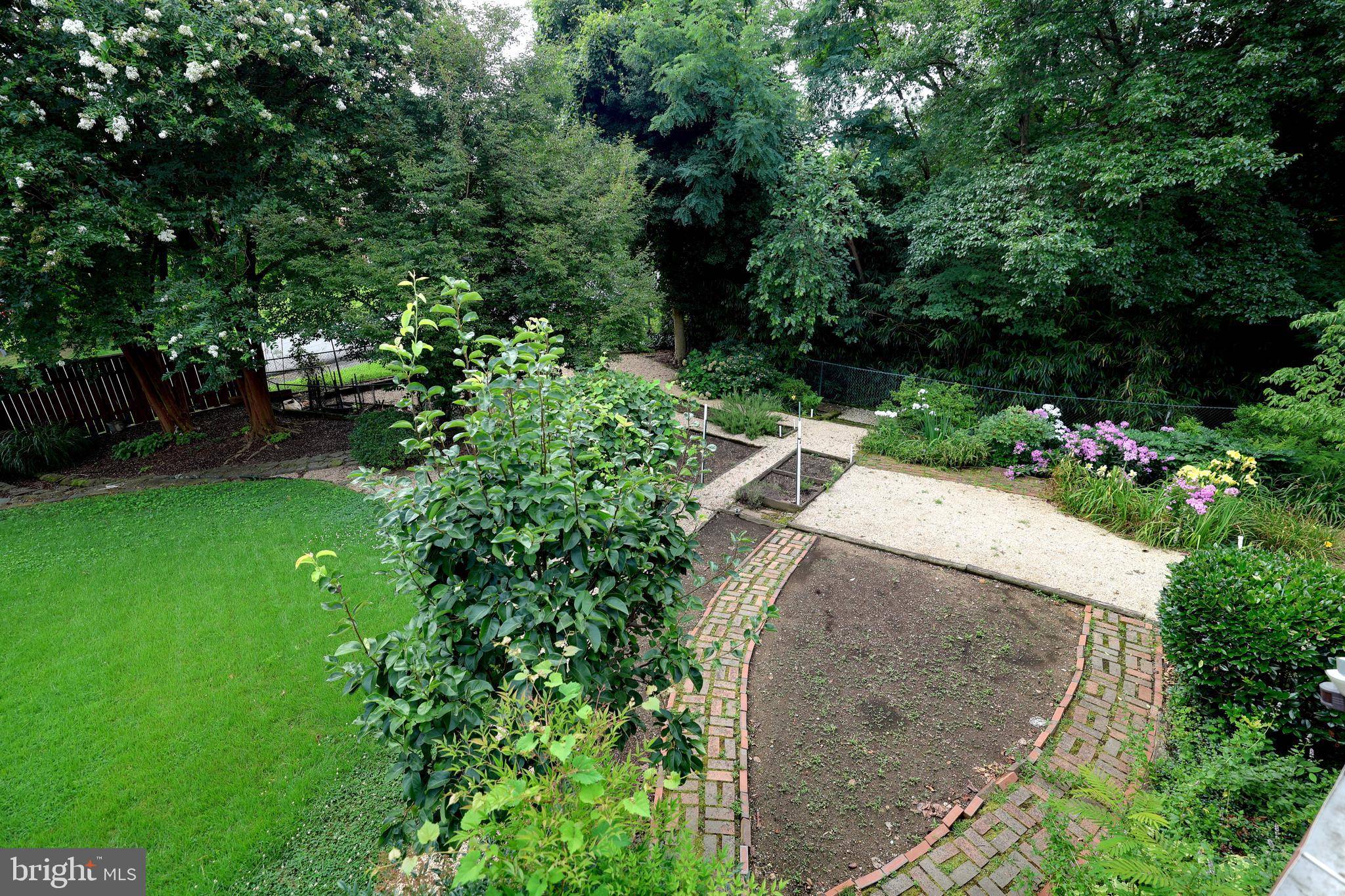 Alexandria, VA 22306,2615 FAIRVIEW DR