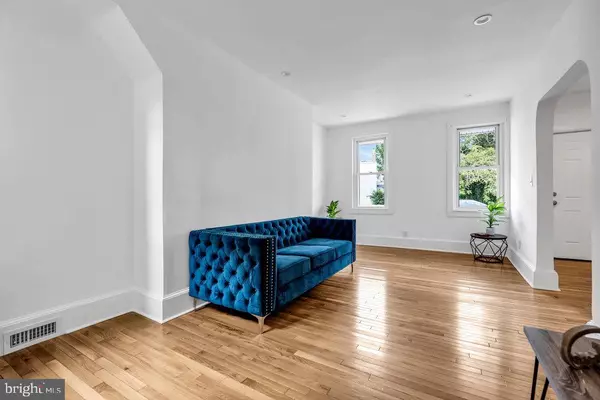 Burlington, NJ 08016,206 JONES AVE