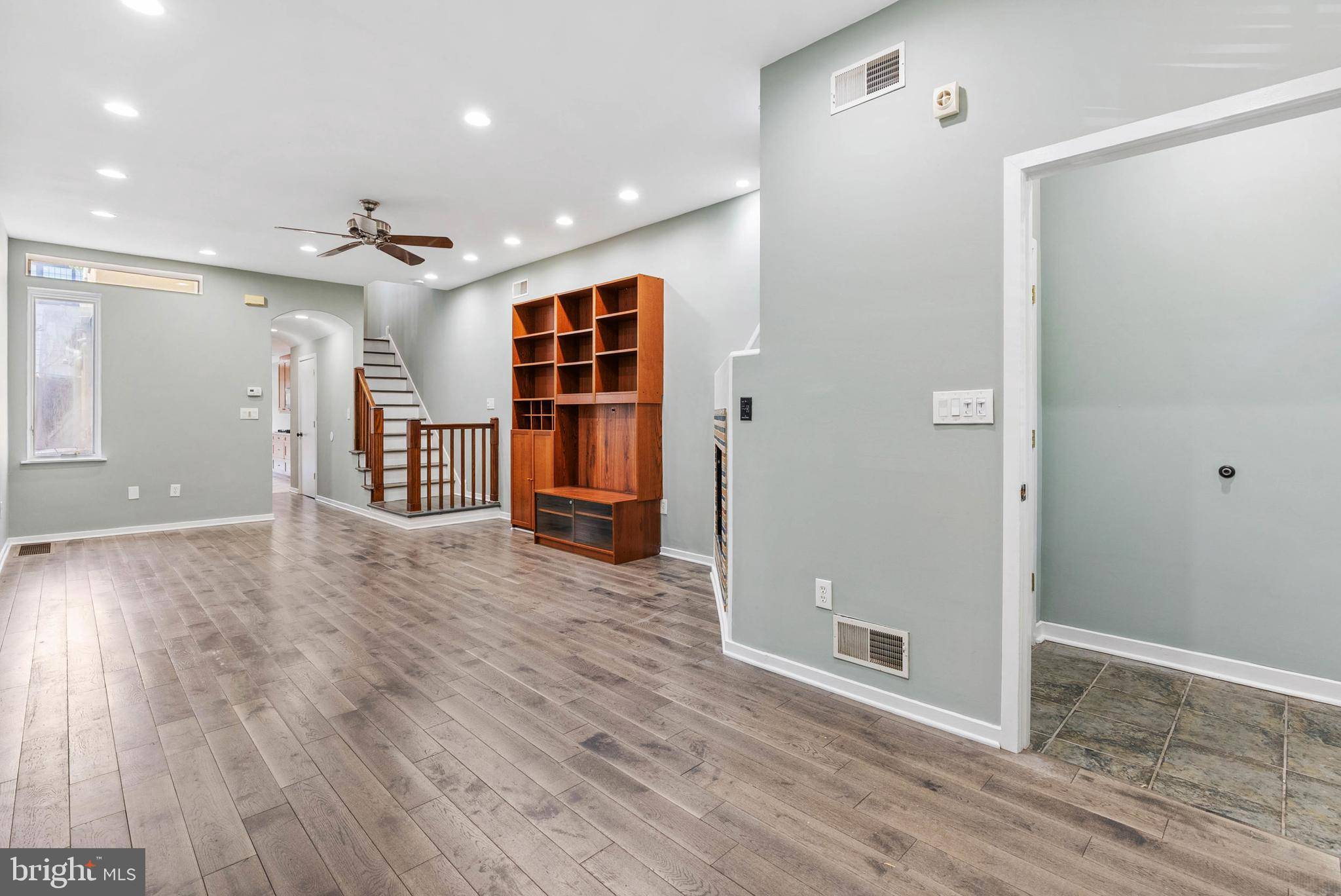 Philadelphia, PA 19123,936 N 4TH ST