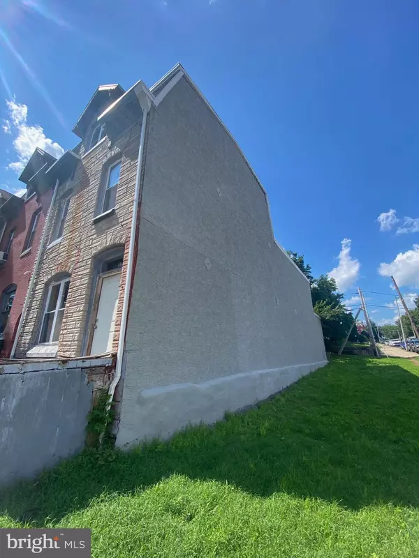 153 WALNUT ST, Reading, PA 19601