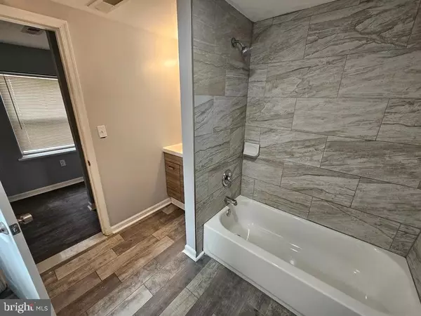 Philadelphia, PA 19104,4240 W GIRARD AVE #1R