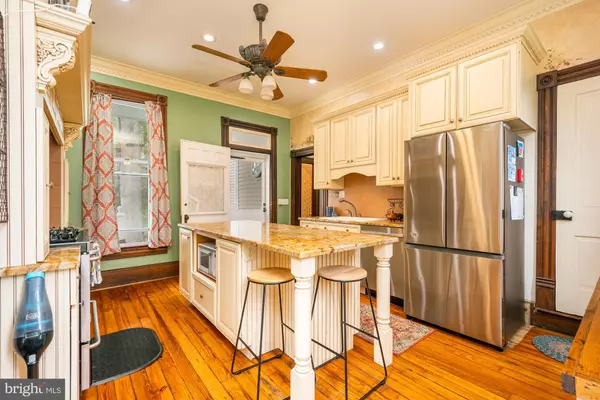 Mountain Lake Park, MD 21550,113 G ST