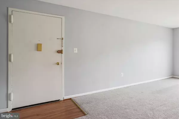 Fairfax, VA 22031,9495 FAIRFAX BLVD #301