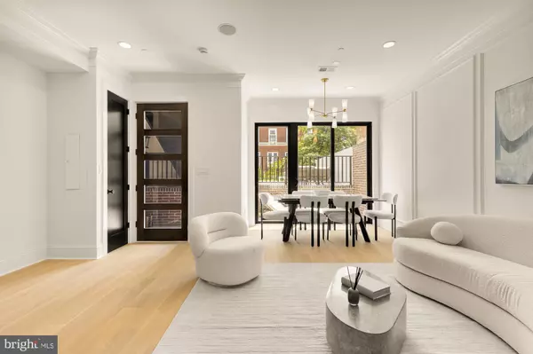 Washington, DC 20001,733 EUCLID ST NW #101