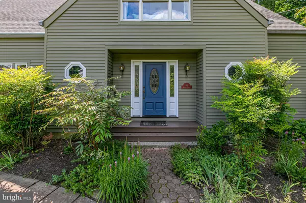 Hopewell, NJ 08525,18 MERCER ST